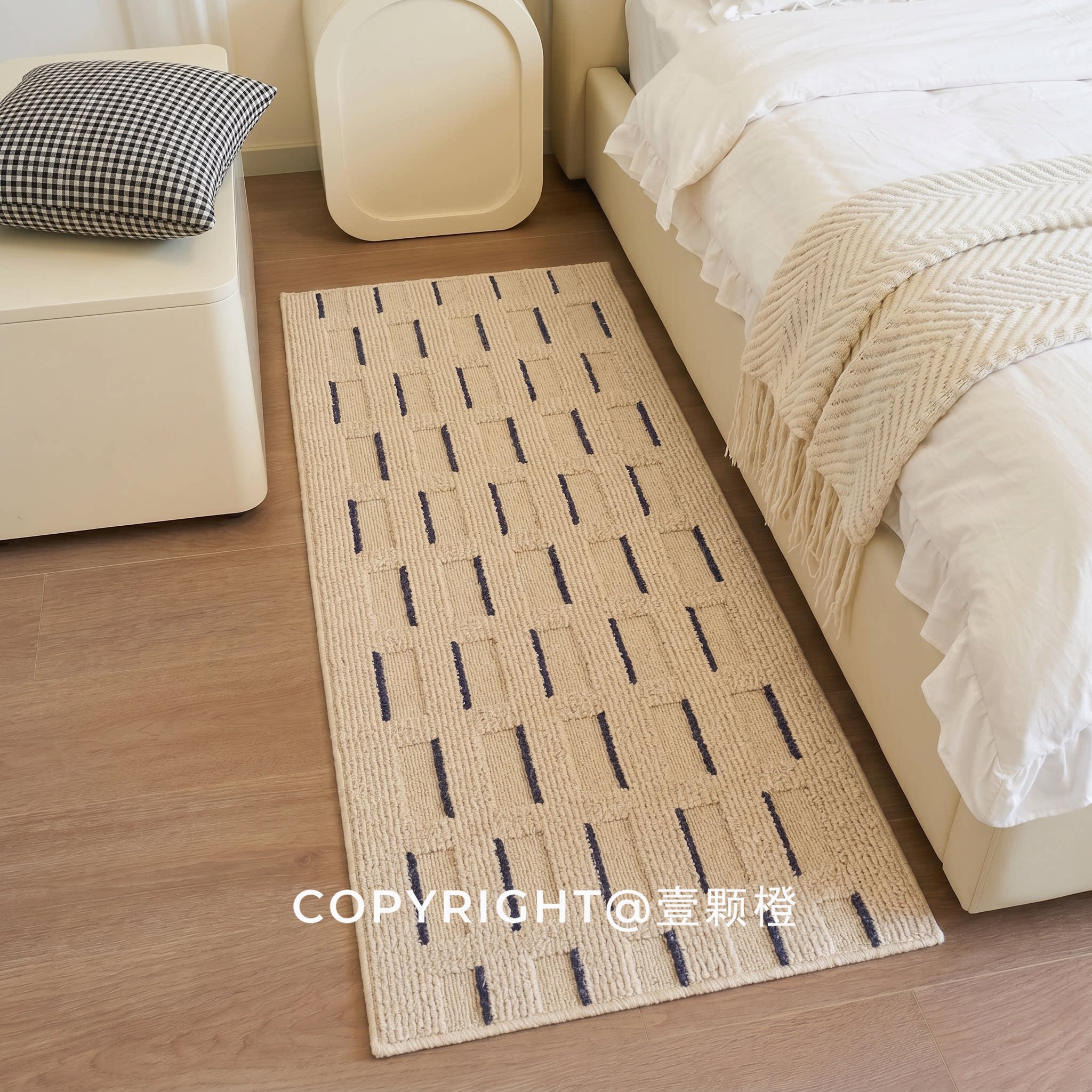 French cream style carpet bedroom bedside blanket master bedroom long strip floor mat in front of the bed high-end room loop velvet foot mat