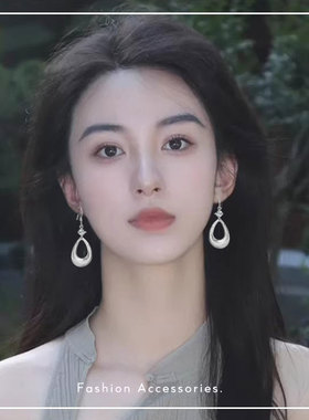 纯银耳环女小众气质银色耳饰个性设计感时尚法式高级感水滴形耳坠