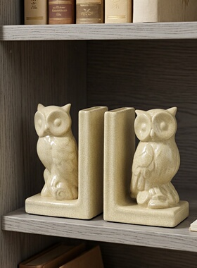 轻奢北欧风格米黄陶瓷猫头鹰书靠