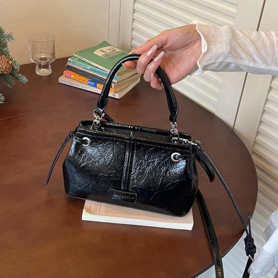 Amy Rabbit Women's Bag 2026 Spring New Style Western Style Niche Handbag Simple Fashion Commuting Casual Crossbody Bag