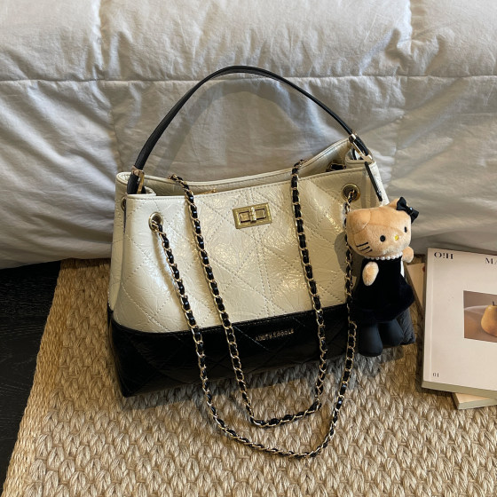 Amy Rabbit Women's Bag 2026 New Simple Western Style Niche Commuting Leisure College Versatile Portable Shoulder Crossbody Bag