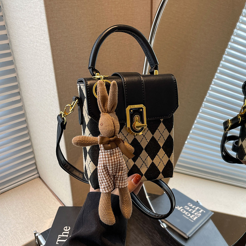 艾米兔女包2026新款ins复古手提包洋气菱格斜挎小方包,淘宝优惠券,粉丝福利购,淘宝优惠卷