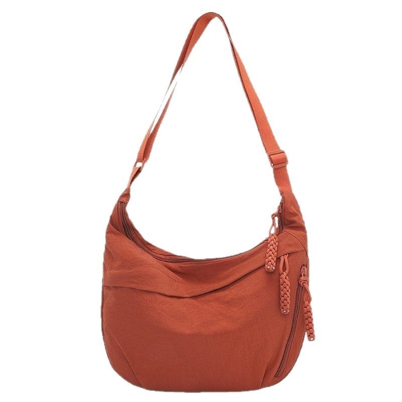 斜挎饺子包女新款轻便休闲时尚斜跨热销女包包韩国小众通勤单肩包,淘宝优惠券,粉丝福利购,淘宝优惠卷