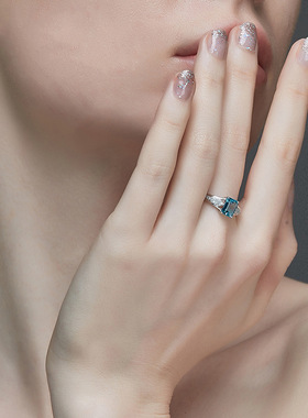 欧美高端珠宝女朋友结婚钻戒仿真长方形蓝碧玺硞石镶钻镀白金戒指