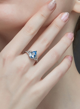 欧美高端珠宝少女简约清新气质水滴形浅海蓝仿真托帕石镀白金戒指