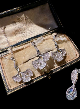 公主的泪滴宝石耳环时尚音符露珠镀18K鑫方糖树叶锆石耳环百搭