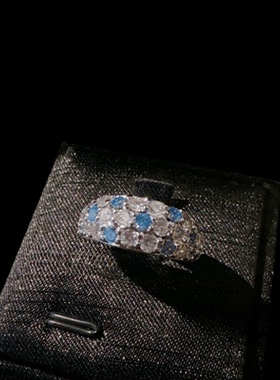 气质精致蓝色爆闪锆石戒指清冷感