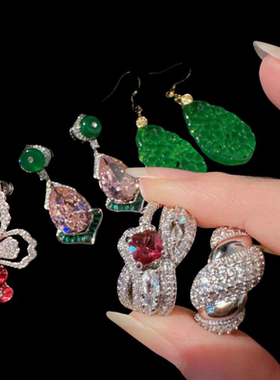 美在心尖儿上 皇冠宝石戒指 在逃公主 镀18K金 螺纹缠绕锆石戒指