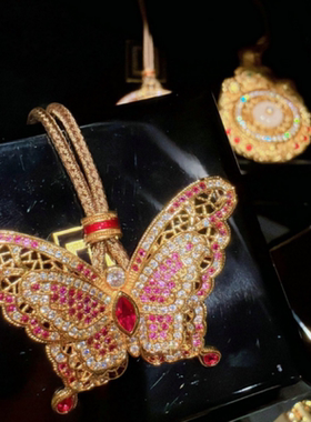 古法金色 丝光蝶影点钻蝴蝶宝石项链 新中式 花窗可转动葫芦套链