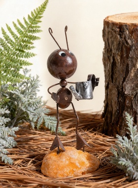 可爱蚂蚁浇水壶金属桌面摆件