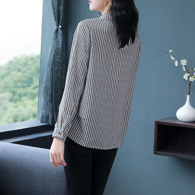 大码女装条纹2022早秋中年胖mm衬衫 格格吉祥衬衫