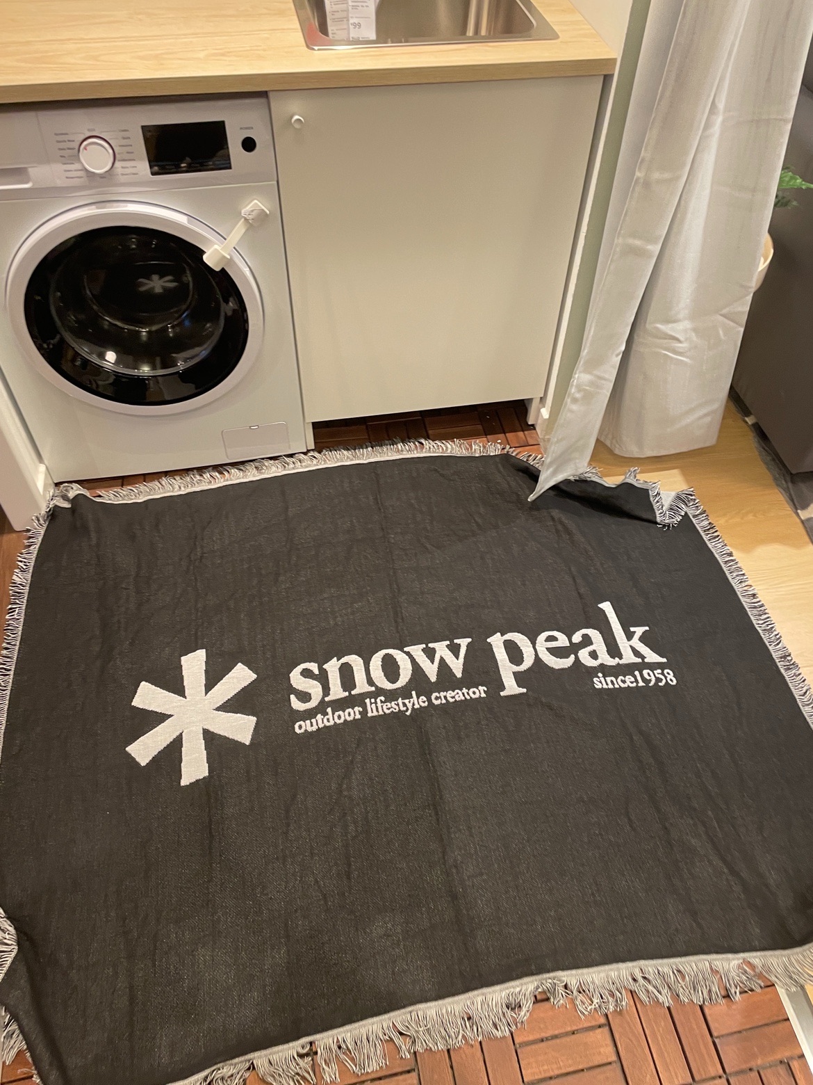 snow peak黑底匹克毯户外室内布置休闲毯床头毯装饰地毯沙发盖毯 - 图1