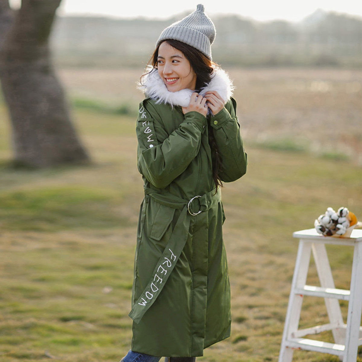  茵曼翰飞羽绒服