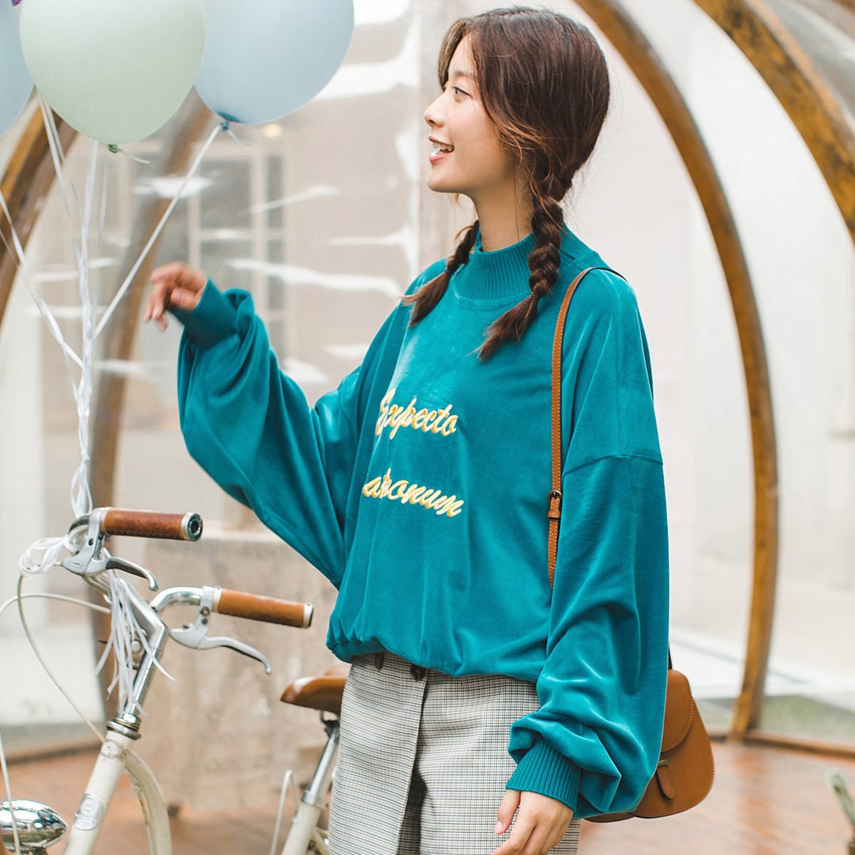  茵曼翰飞卫衣/绒衫