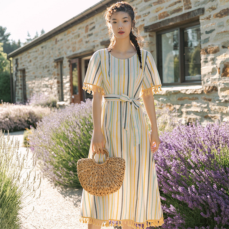  茵曼翰飞连衣裙