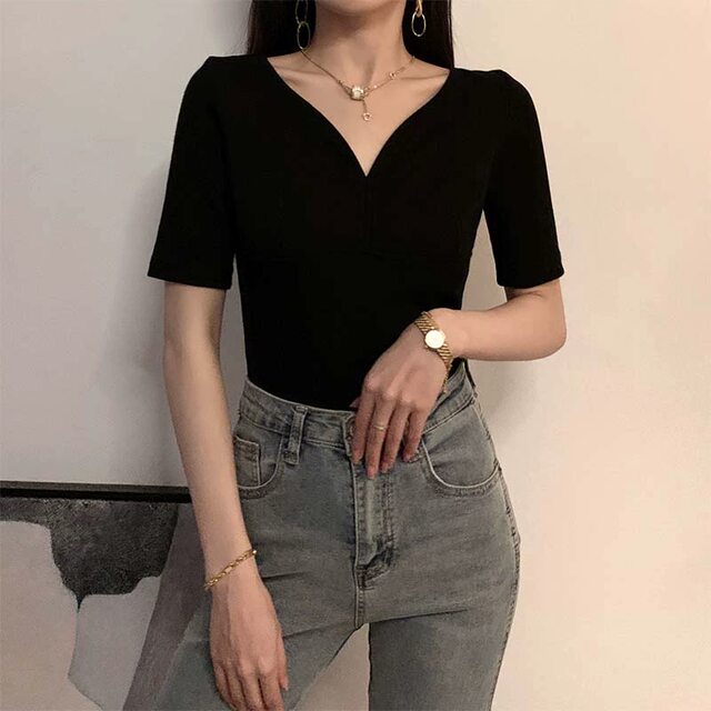 Collarbone V-neck slimming summer, chic ແລະມີຄວາມຮູ້ສຶກສູງສຸດ