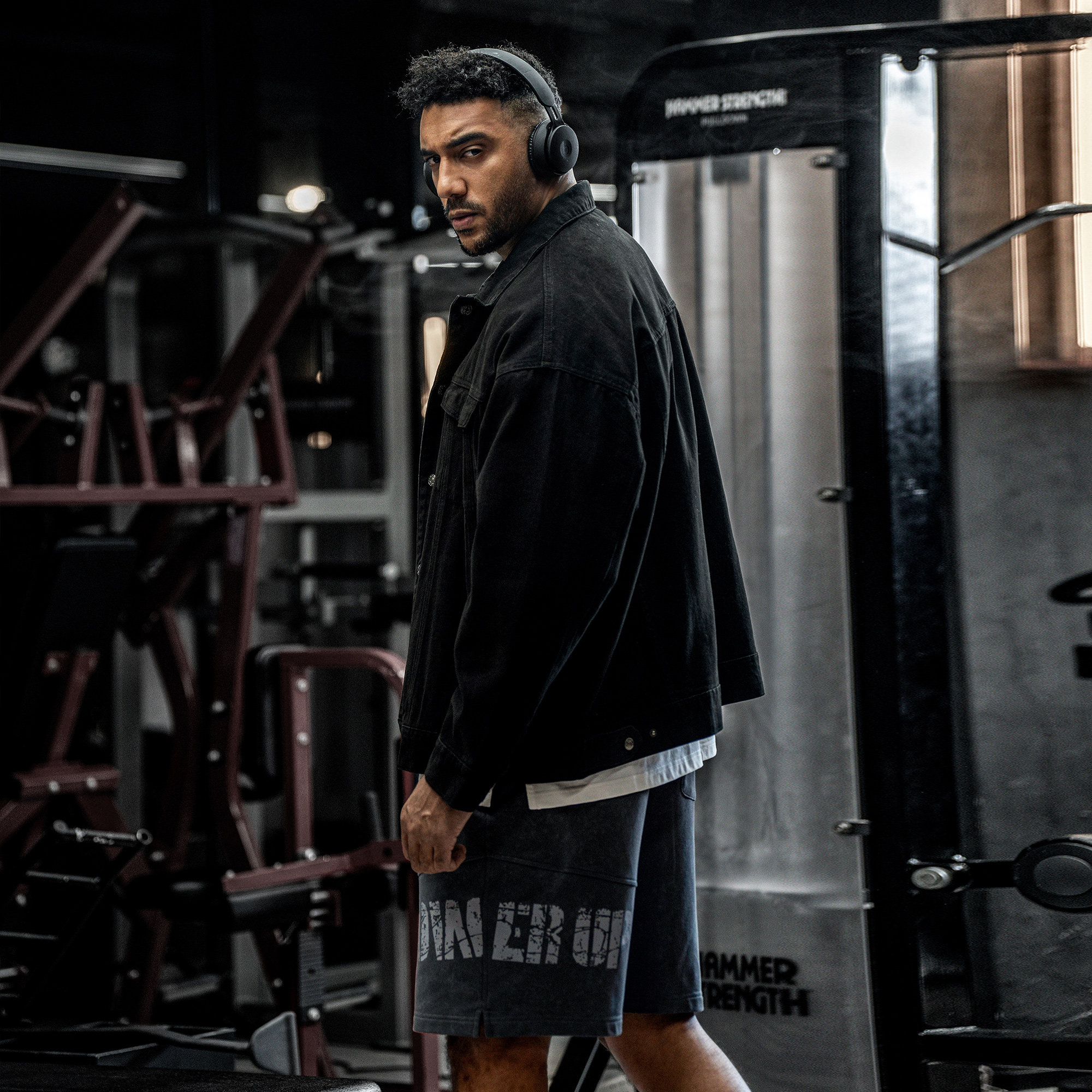 BD健美站白色纯棉健身牛仔外套男简约美式翻领运动夹克外套男春秋,淘宝优惠券,粉丝福利购,淘宝优惠卷