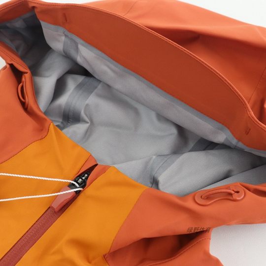 安踏女子单风衣春秋防水透气连帽梭织户外训练运动上衣162447629U