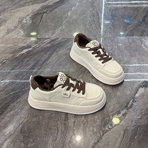 极简风~真皮超轻厚底加绒小白鞋女2025冬新款增高显瘦休闲板鞋潮 - 图0