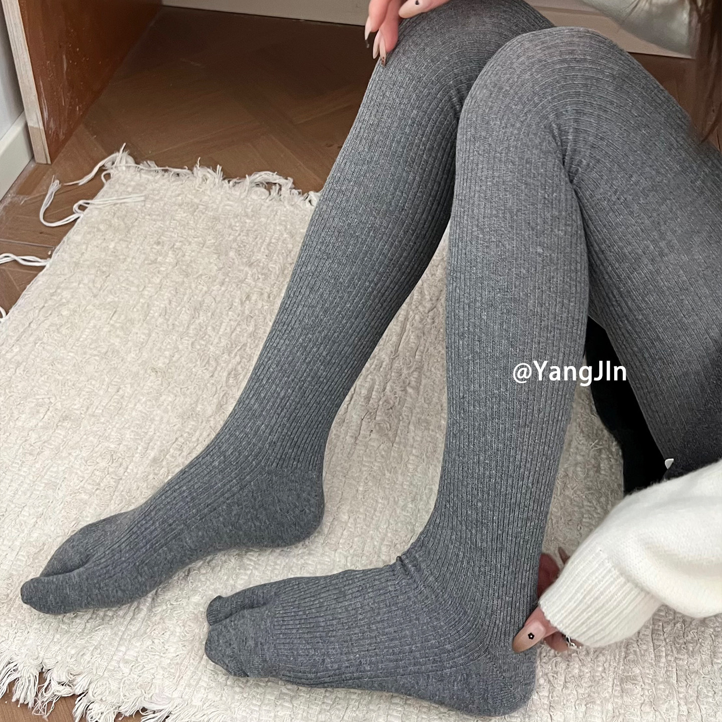 秋季平板纯色红色分趾袜连裤袜竖条纹显瘦简约miu风二趾袜打底裤,淘宝优惠券,粉丝福利购,淘宝优惠卷