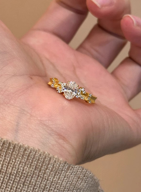 金色拉丝闪钻鸽子蛋戒指女高级感