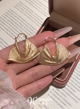 金色手提包耳扣巨好看独特漂亮
