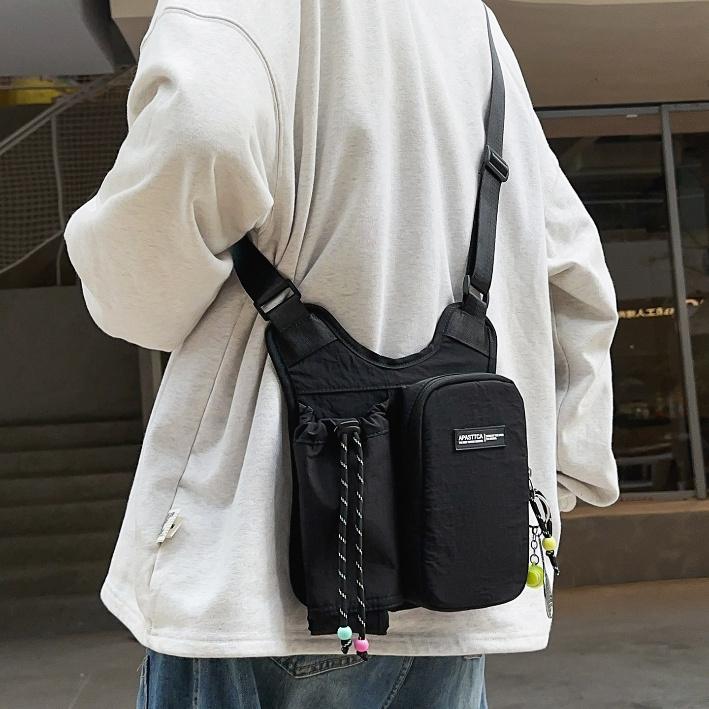 户外运动水杯包设计感斜挎包男款轻便徒步登山手机包通勤单肩包女,淘宝优惠券,粉丝福利购,淘宝优惠卷