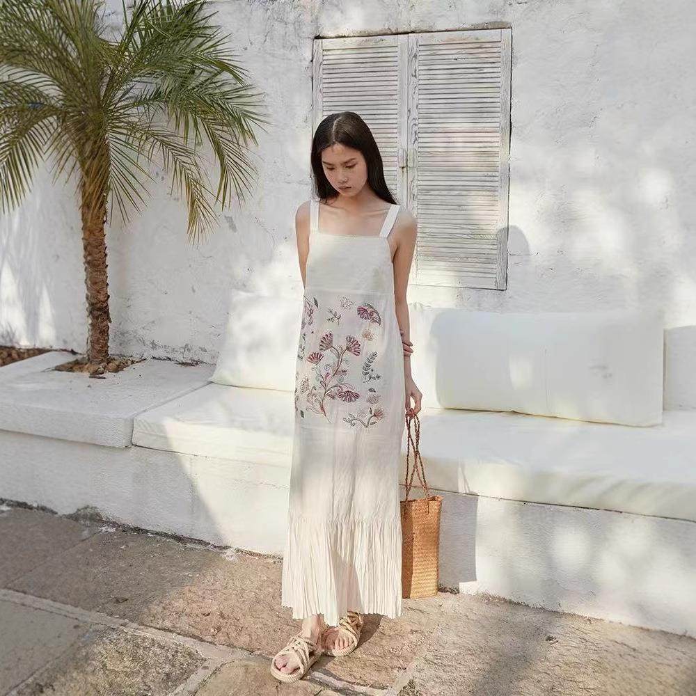 【现货】About Reformation复古度假风拼接刺绣花朵蕾丝边吊带裙,淘宝优惠券,粉丝福利购,淘宝优惠卷