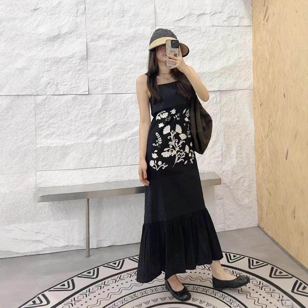 【现货】About Reformation复古度假风拼接刺绣花朵蕾丝边吊带裙,淘宝优惠券,粉丝福利购,淘宝优惠卷