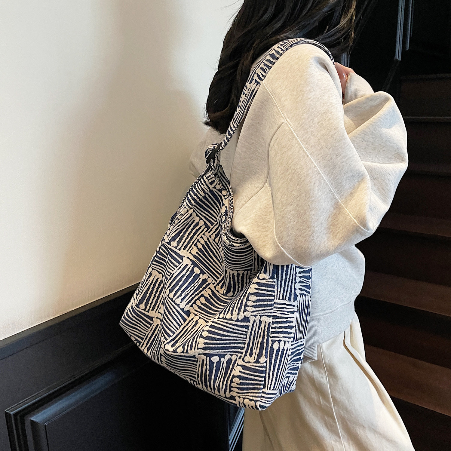 高级感格纹帆布包包女新款大容量时尚手提包休闲单肩包百搭斜挎包,淘宝优惠券,粉丝福利购,淘宝优惠卷