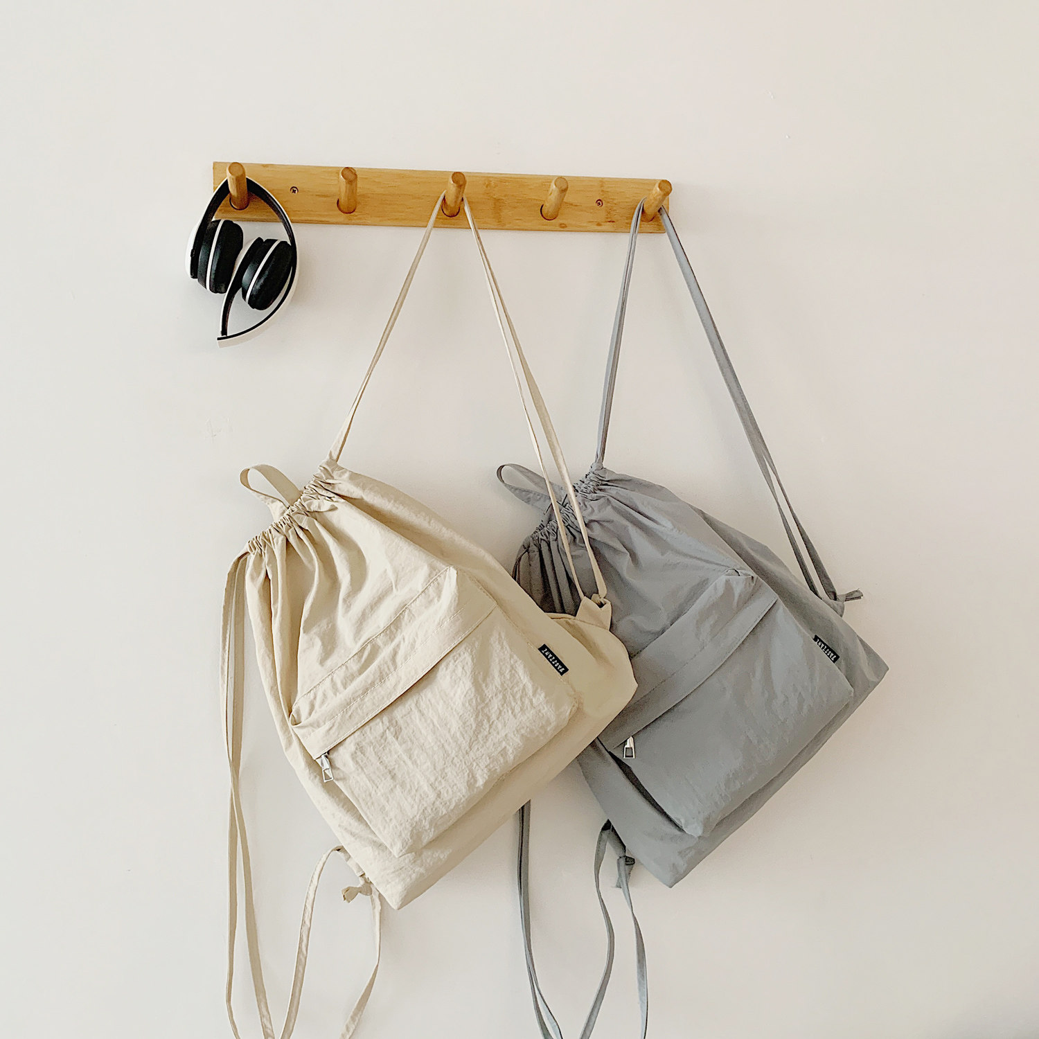 大容量轻便尼龙布抽绳束口双肩背包包女旅行运动健身包简约通勤包,淘宝优惠券,粉丝福利购,淘宝优惠卷