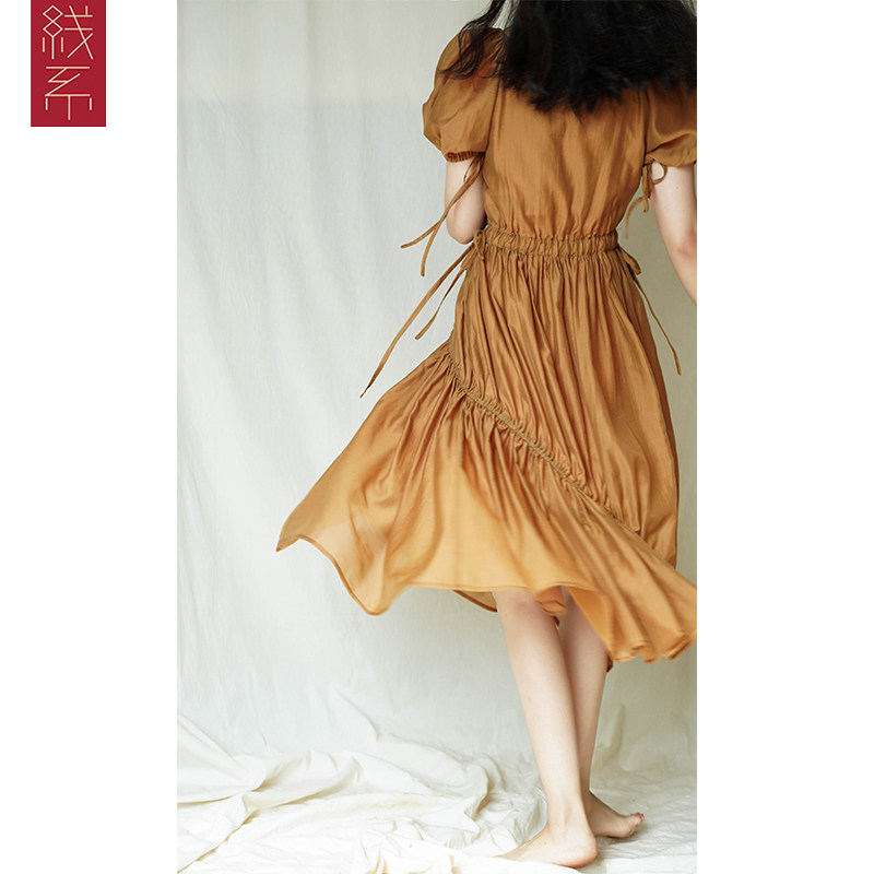 绿色2022新款独特设计感法式连衣裙 线系服饰连衣裙