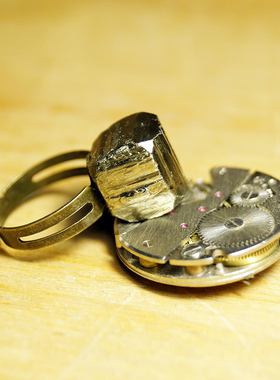 熠先生的蒸汽大陆古铜金色戒指