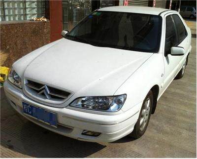 Suitable for Citroen's old Elysee headlight shades Citroen 02-06 Elysee headlight shades