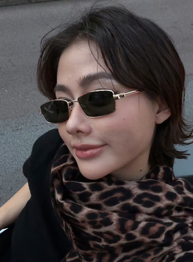 2025新款时尚复古方形简约男港风窄框墨镜女欧美风高级感太阳镜