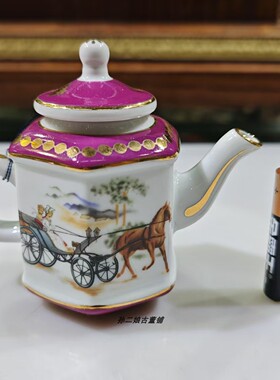 英国博物馆特别发行制作各品牌瓷器迷你版小壶收藏集小巧精致装饰