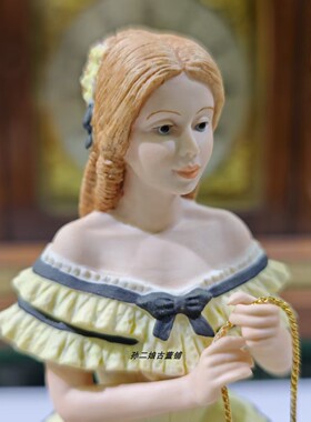 英国产Wedgwood韦奇伍德1845年温莎城堡圣诞淑女瓷偶联名限量中古
