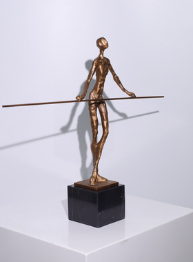 现代轻奢抽象金属人物摆件样板房玄关博古架客厅桌面家居软装饰品