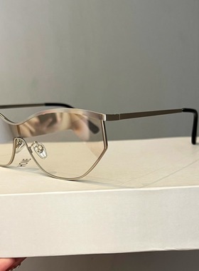 气质时尚高级感墨镜女