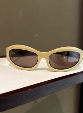 2026年新款时尚墨镜女士遮阳韩版红色太阳眼镜高级感防紫外线百搭