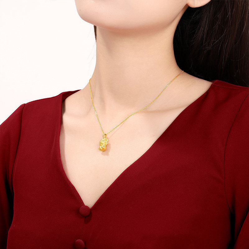 周六福黄金女足金定价福禄金龙挂坠 周六福颈饰