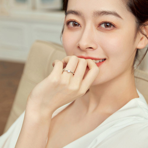 周六福k金钻戒炽恋六爪单镶璀璨0.5克拉求婚30分天然真钻石送女友 - 图2