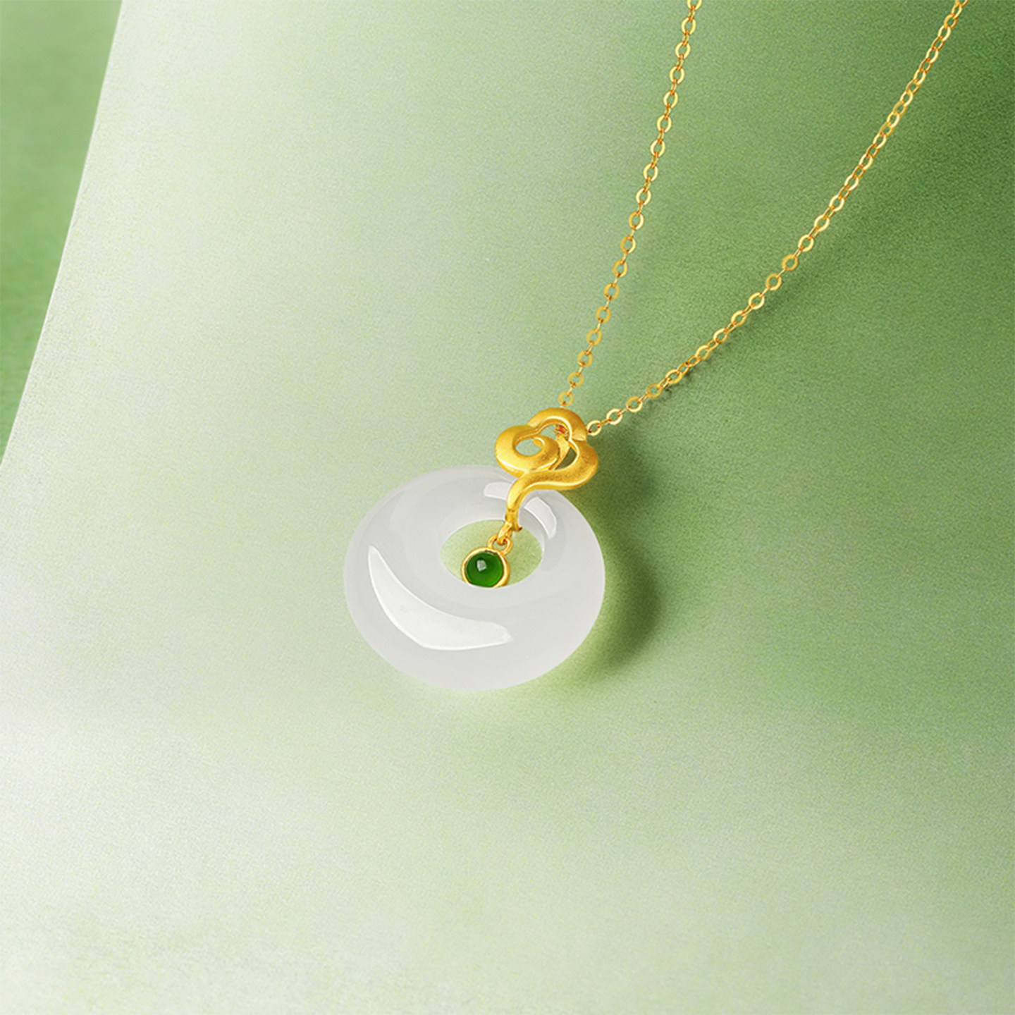 周六福和田玉吊坠女金镶玉黄金足金福纹平安扣玉坠挂件新年礼物,淘宝优惠券,粉丝福利购,淘宝优惠卷