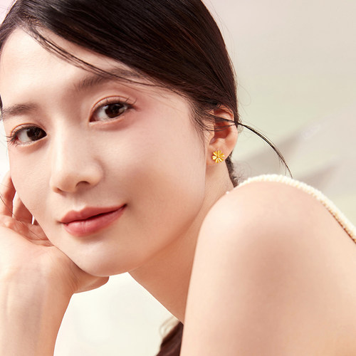 周六福5G黄金雏菊耳钉女2代无极金系列计价足金耳饰节日礼物 - 图2