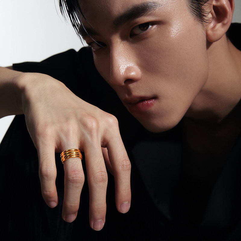 T Saturday blessing gold ring for men and women priced pure gold 5D hard gold ring irregular lines stacked to give gifts