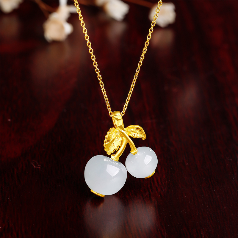 周六福足金金镶玉樱桃挂正品吊坠 周六福颈饰