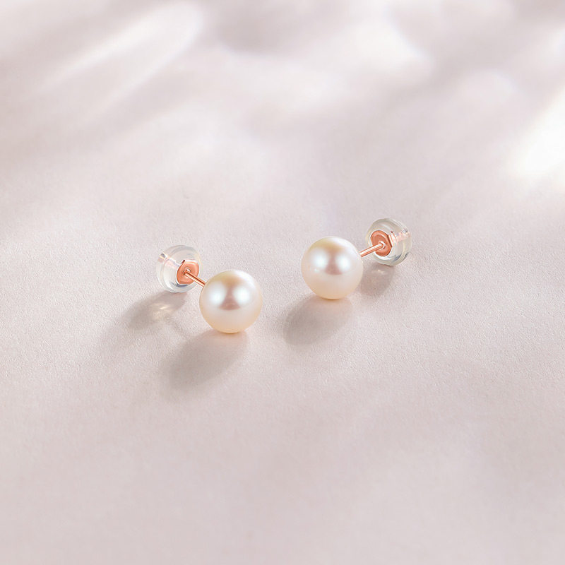 周六福红18k珍珠女款赫本风耳钉 周六福耳饰