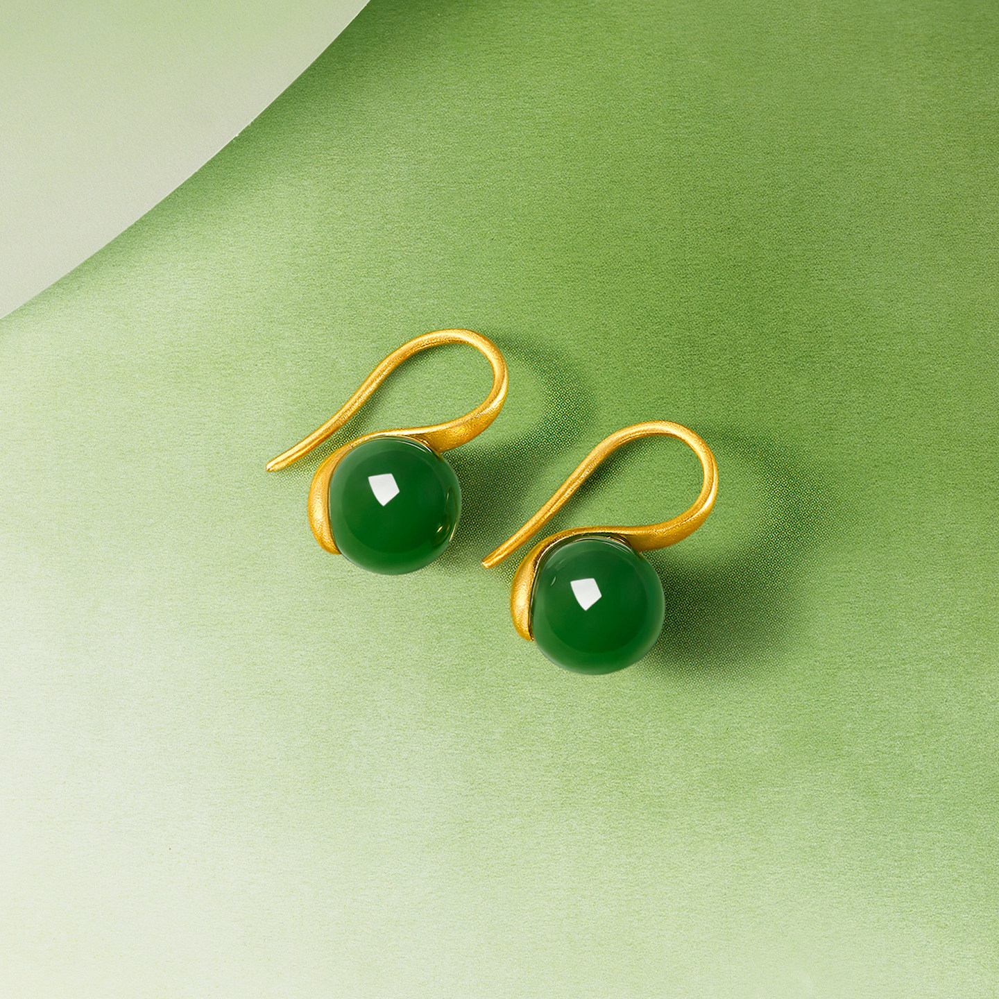 周六福珠宝金镶玉耳饰女款黄金足金和田碧玉耳钩耳钉新年礼物,淘宝优惠券,粉丝福利购,淘宝优惠卷