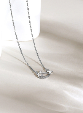 周六福S925银小鲸鱼项链吊坠女潮百搭锁骨链圣诞礼物