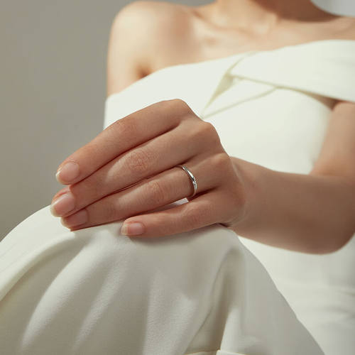 周六福18K金对戒情侣钻石戒指女士单镶璀璨求婚天然钻戒真钻男戒 - 图2